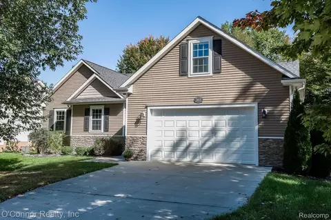 5878 S Bob White Dr, Kimball, MI 48074