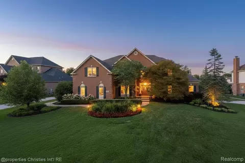 45836 Tournament Dr, Northville, MI 48168