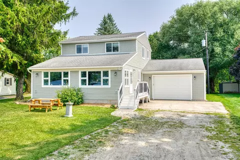 13414 N Lake Rd, Dexter, MI 48137