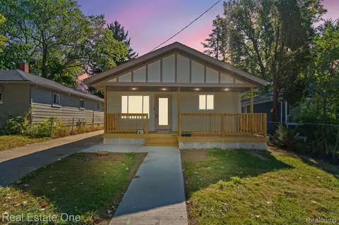 78 Cadillac St, Pontiac, MI 48342