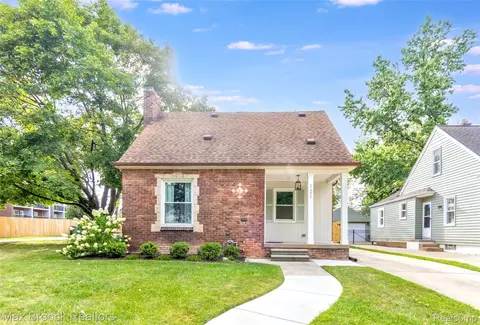 121 N Blair Ave, Royal Oak, MI 48067