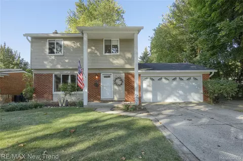 851 N Webik Ave, Clawson, MI 48017