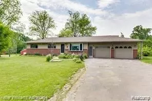 11510 Torrey Rd, Fenton, MI 48430