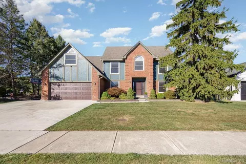 53005 Gregory Dr, Macomb, MI 48042
