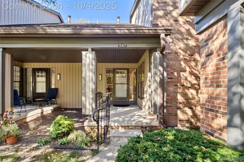 12427 Woodgate Dr, Plymouth, MI 48170
