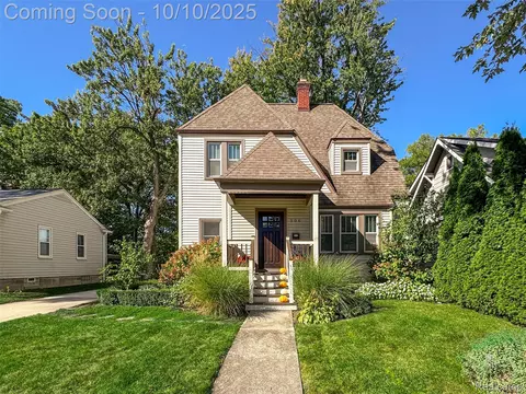 206 Kayser Ave, Royal Oak, MI 48067