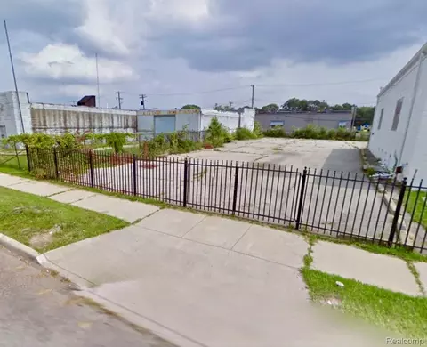 13588 Lesure St, Detroit, MI 48227