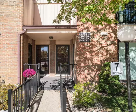 18323 University Park Dr Bldg #7, Livonia, MI 48152