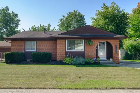 20067 Cole Ave, Brownstown, MI 48183