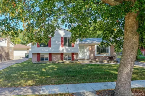 41305 N Central Dr, Sterling Heights, MI 48313