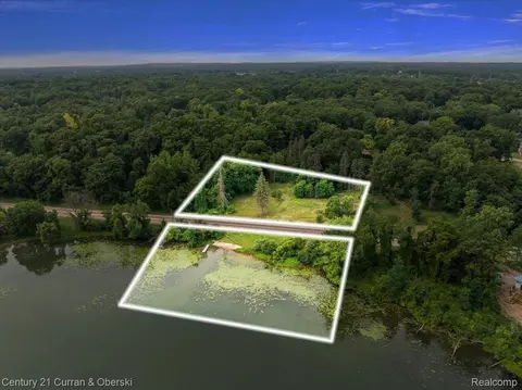 2770 Bogie Lake Rd, White Lake, MI 48386
