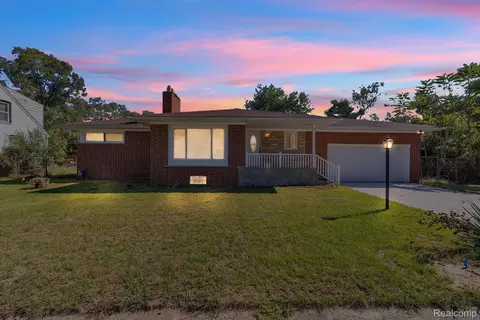 3111 Moore St, Inkster, MI 48141