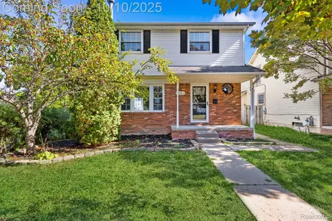 2161 3rd St, Trenton, MI 48183