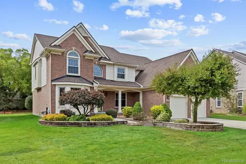 11641 Chandler Dr, Plymouth, MI 48170