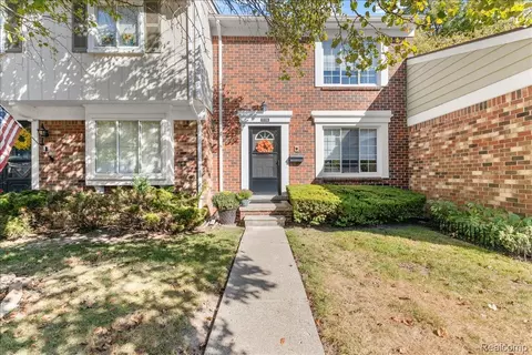 1936 Torquay Ave, Royal Oak, MI 48073