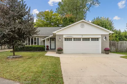 24320 Westpointe St, Brownstown, MI 48183