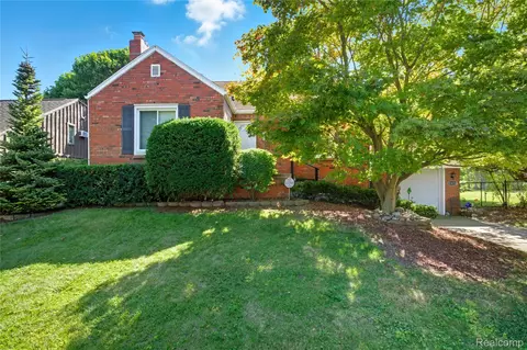 11478 Engleman Rd, Warren, MI 48089