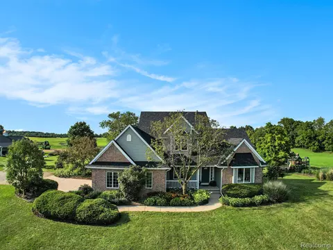 8584 E Parker Rd, Sciota, MI 48848