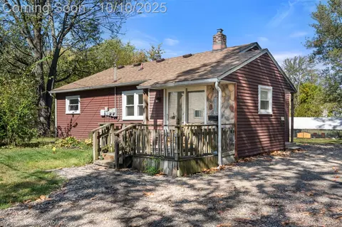 32317 Ogemaw St, Westland, MI 48186