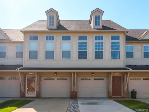 23512 Clarewood St, Macomb, MI 48042