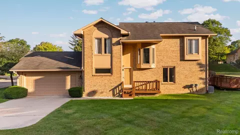 35375 Blue Spruce Dr, Farmington Hills, MI 48335