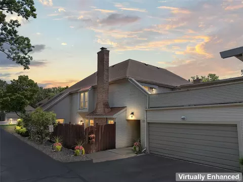 8127 Colony Dr #21, Grosse Ile, MI 48138