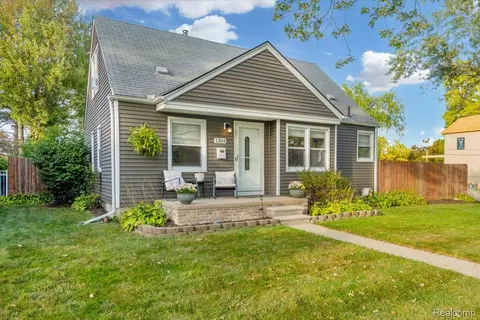 1304 W Windemere Ave, Royal Oak, MI 48073