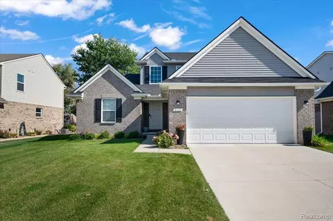 8332 Berwick Dr, Westland, MI 48185