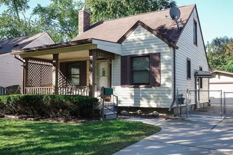4462 1st St, Wayne, MI 48184