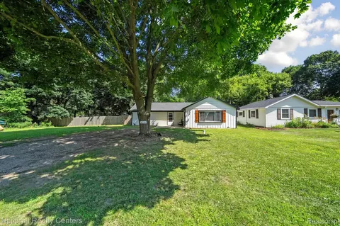 4714 Monterey Ave, Independence, MI 48348
