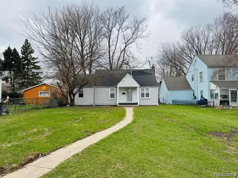 184 Dickinson St, Mount Clemens, MI 48043