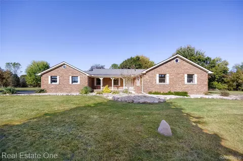 3648 W North Territorial Rd W, Webster, MI 48189
