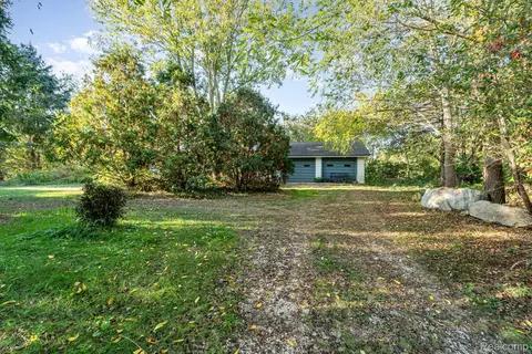 4354 Maybee Rd, Orion, MI 48359