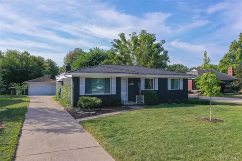 15668 Masonic, Fraser, MI 48026