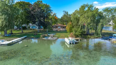 6351 Alden Dr, West Bloomfield, MI 48324