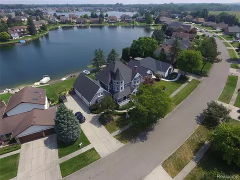 51244 Forster Ln, Shelby Township, MI 48316