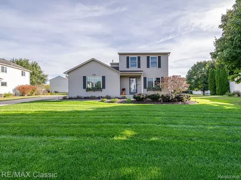 286 Waterlily, Northfield, MI 48189