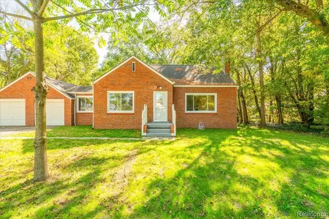 47049 Denton Rd, Van Buren, MI 48111
