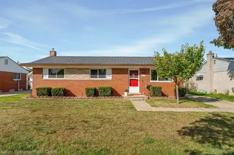 8273 Independence Dr, Sterling Heights, MI 48313