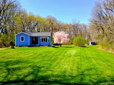 5975 Dexter Pinckney Rd, Dexter, MI 48130