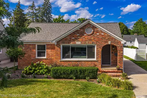 1773 Villa Rd, Birmingham, MI 48009