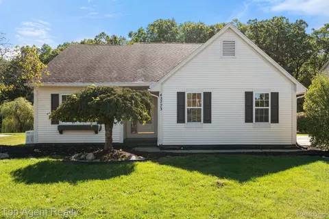 42773 Maude Ct, Van Buren, MI 48111
