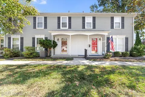 28305 Greenbriar Way, Brownstown, MI 48183