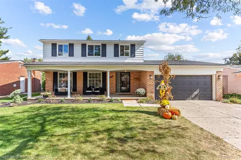 15524 Golfview St, Livonia, MI 48154