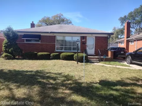 24893 Raven Ave, Eastpointe, MI 48021