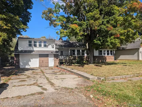 2357 Southampton Ave, Grand Blanc, MI 48507