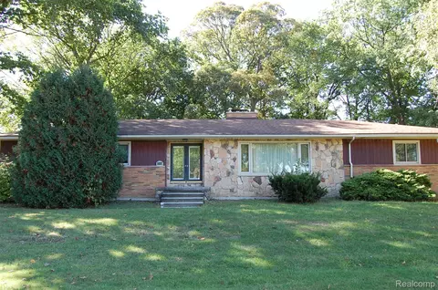 14020 Huron St, Taylor, MI 48180
