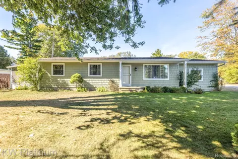 6481 Lakeshore Rd, Burtchville, MI 48059