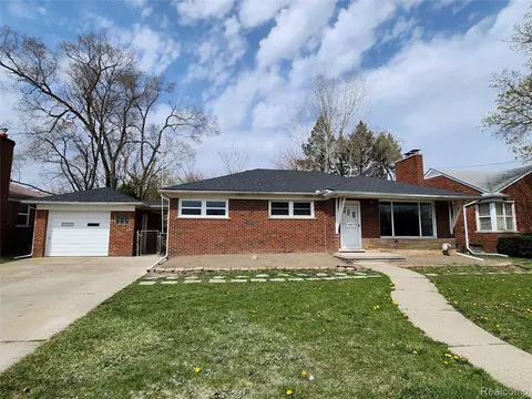 15705 Juliana Ave, Eastpointe, MI 48021