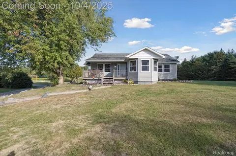 8876 W Allen Rd, Conway, MI 48836